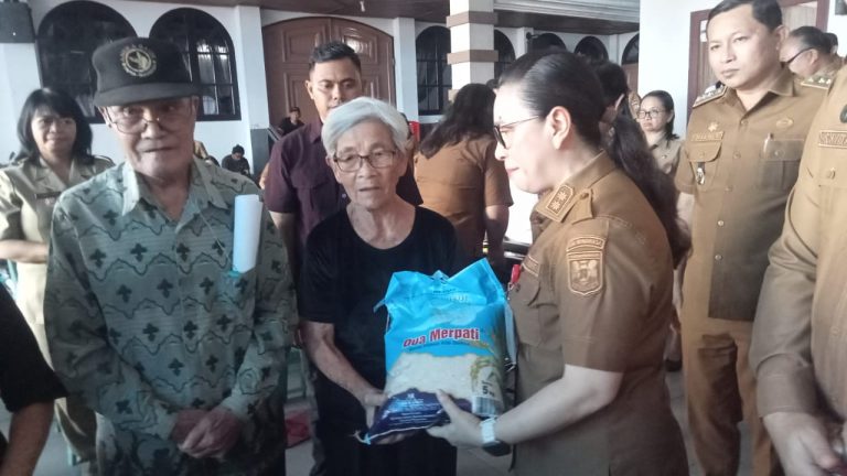 Pemkab Minahasa Gelar Bakti Sosial dalam Rangkah Hari Jadi Minahasa ke 597 Di Kawangkoan