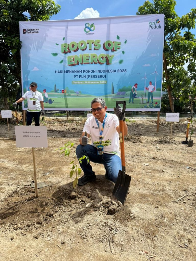 Roots Of Energy: PLN Tanam 3.700 Pohon di Sulawesi Utara pada Hari Menanam Pohon Indonesia 2025