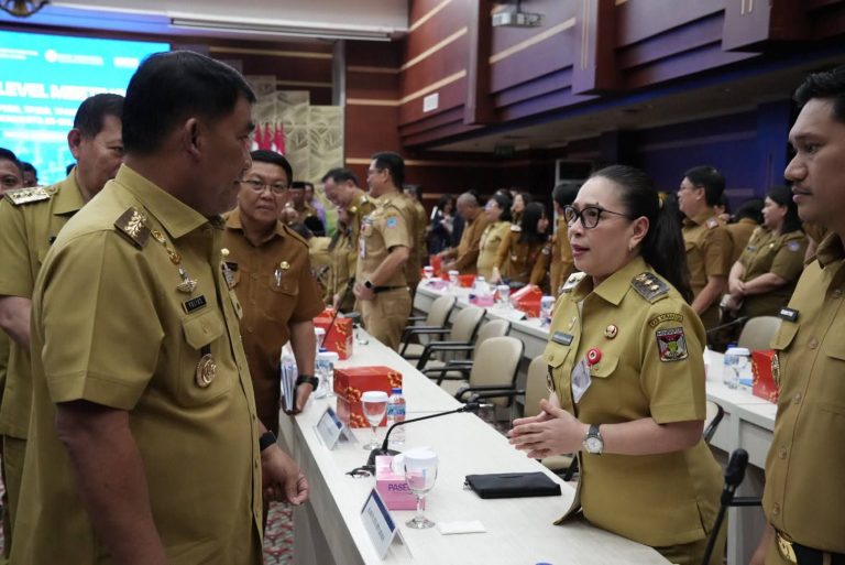 Wakil Bupati Vanda Sarundajang Hadiri High Level Meeting TPID, TP2DD, TPAKD dan KDEKS Sulut