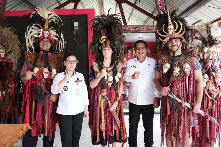 Wakil Bupati Vanda Sarundajang Terima Kunjungan Pasiar Edu Tourism Australia 2026 di Benteng Moraya