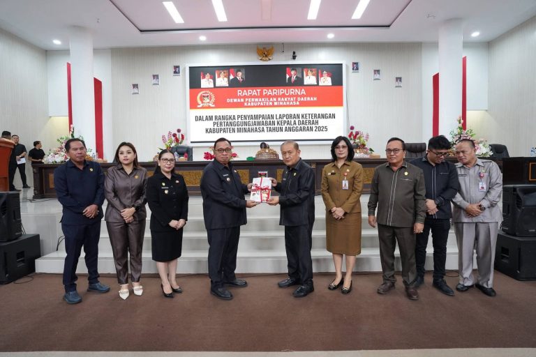 Rapat Paripurna DPRD Minahasa Penyampaian LKPJ Tahun 2025 Pemerintah Kabupaten Minahasa