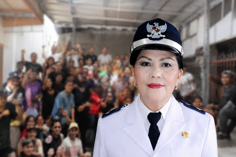 Pengabdian: Hukum Tua Desa Touliang Oki Jeane Pakasi, 19 Tahun Memimpin dengan Dedikasi