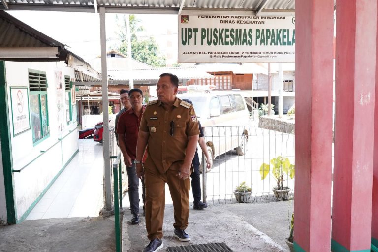 BUPATI MINAHASA SIDAK PUSKESMAS PAPAKELAN, PASTIKAN DISIPLIN DAN KUALITAS PELAYANAN