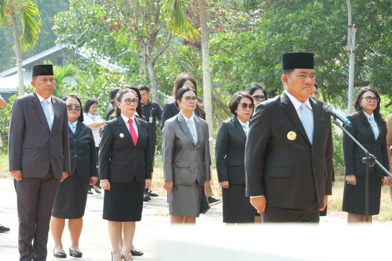 Wabup Vanda Sarundajang Hadiri Ziarah Makam G.S.S.J. Ratulangi dalam Rangka HUT ke-62 Sulawesi Utara