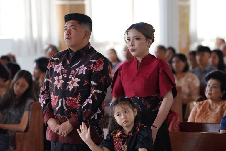 Bacaan Nikah Zachary Pioh dan Sarah Dondokambey Digelar di GMIM Riedel Wawalintouan
