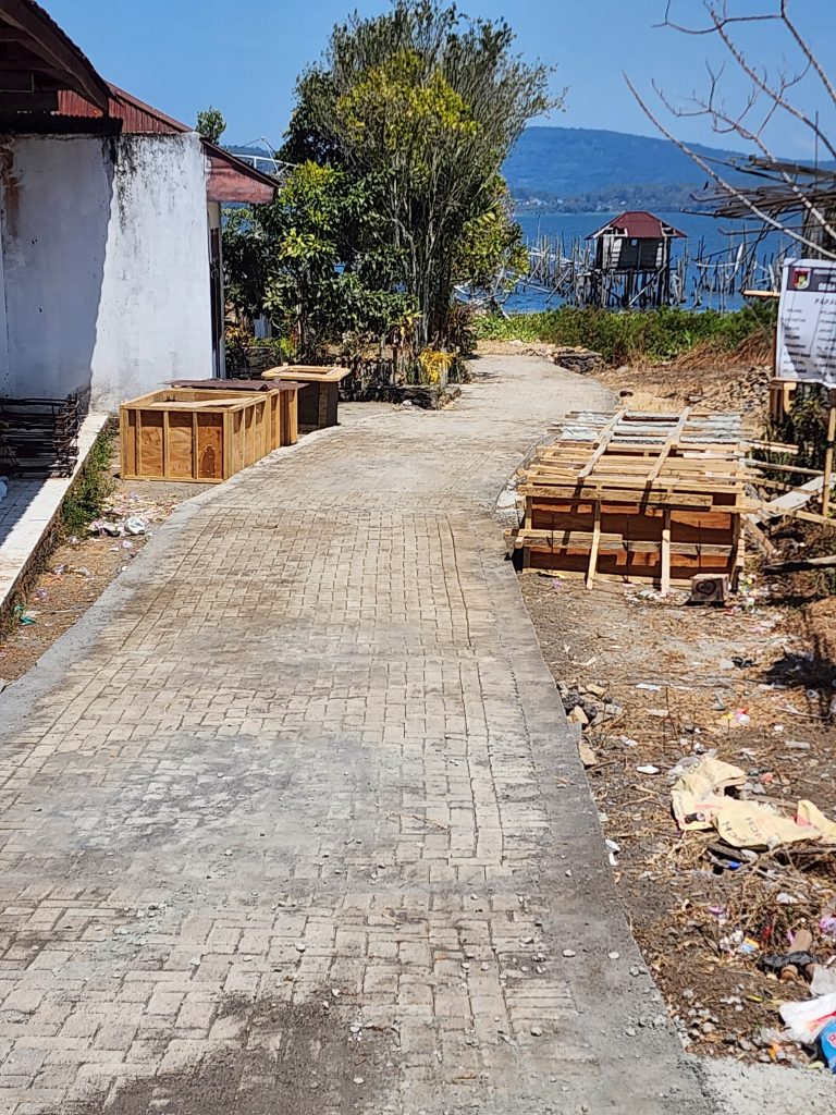 PEMDES TOULIMEMBET BANGUN PAVING BLOCK DI JAGA I, DUKUNG PENINGKATAN INFRASTRUKTUR DESA